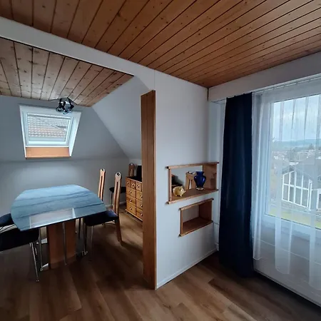 아파트 Dachwohnung *